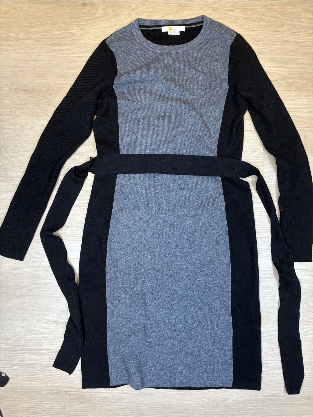 Boden Two-Tone Long-Sleeve Knit Belted Sweater Dress - Gray & Black